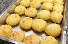 pao-de-queijo-com-goma-de-tapioca-1024x917-1-1