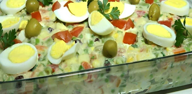 salada-natalina-receita-toda-hora-1024x683-1-1