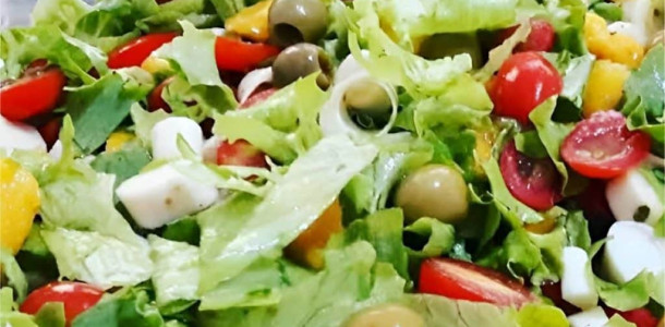 salada-tropical-facil-receita-toda-hora-1024x683-1-1