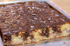 bolo-de-banana-com-cobertura-de-chocolate-16-0911