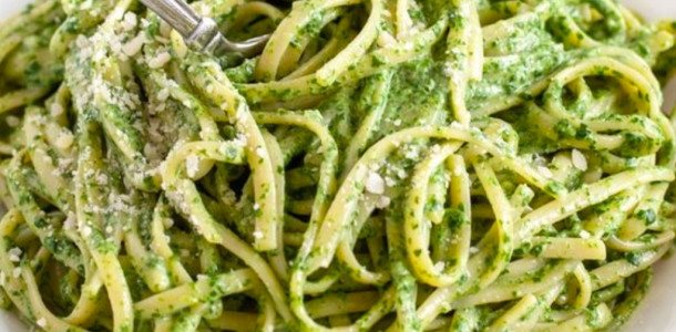 Espaguete-ao-Pesto-Delicioso-naCC83o-haCC81-quem-resista-esse-prato