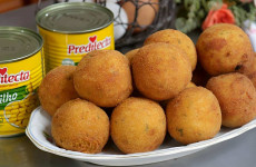 bolinho-de-milho-frito-07-10