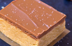 Fudge-de-proteiCC81na-caseiro-a-mais-saudaCC81vel-e-delicioso-que-voceCC82-jaCC81-comeu