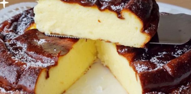 A-tia-Nadinha-me-ensinou-a-fazer-esse-bolo-de-iogurte-em-1-minuto-4-ingredient