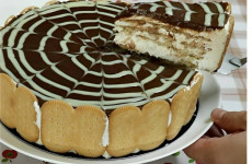 torta-alema-tradicional-com-manteiga-e-sem-chantilly-receita-toda-hora-1024x683