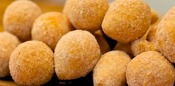 Bolinho-de-Chuva-ou-Biscoito-SuicCCA7o-fofinho-e-delicioso-1