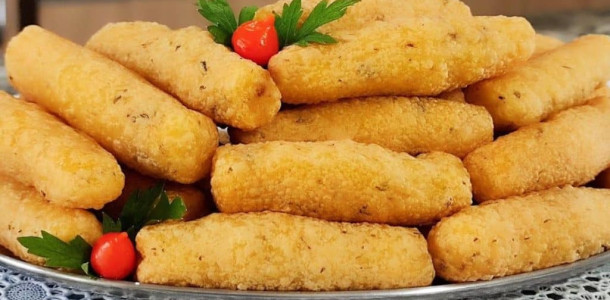 bolinho-de-mandioca-frita