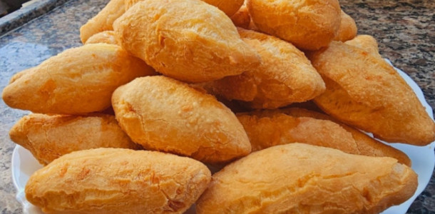 Bolinho-de-polvilho-salgado-nao-murcha-e-nao-estoura